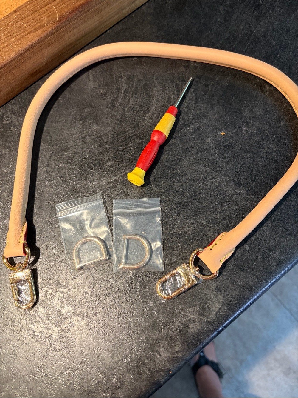 Shoulder strap and D ring for bag